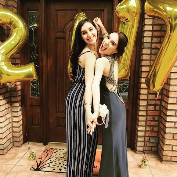 ๐ฟMEET YOUR SELLER๐ฟ Brittany Rey - Picture 2 of 5